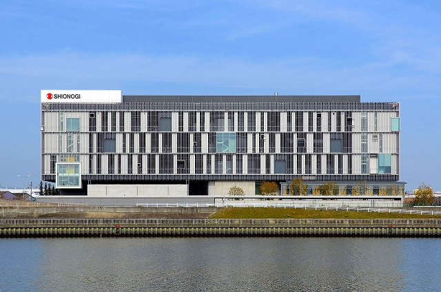 新冠感染者暴增 盐野义制药口服药迟迟难以出炉