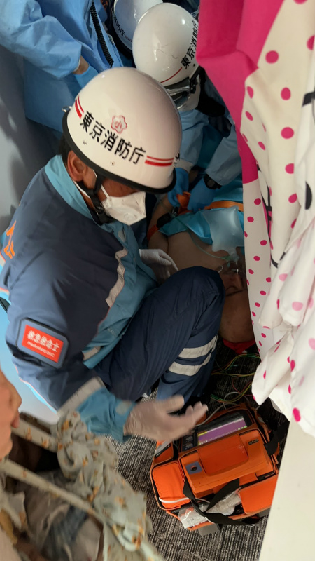 他生死未卜躺在重症监护室：一个超期滞在蛰居族华人的悲剧