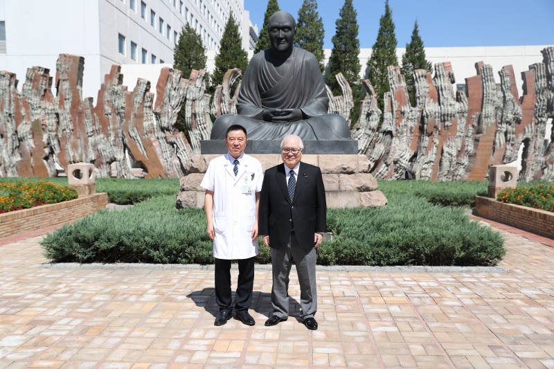 日本政府议会政党高官相继访华 寻求改善关系